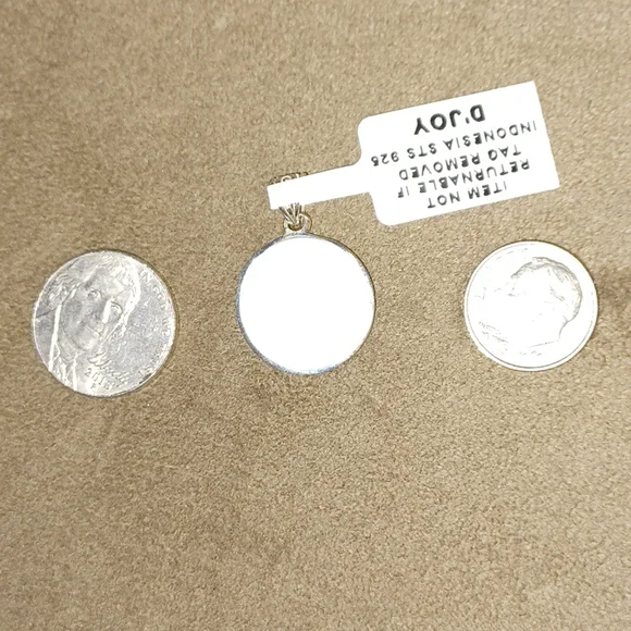 Mother of Pearl Dragonfly Pendant in Sterling Silver - Picture 5 of 6